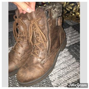SIZE 9 FADED GLORY BOOTS